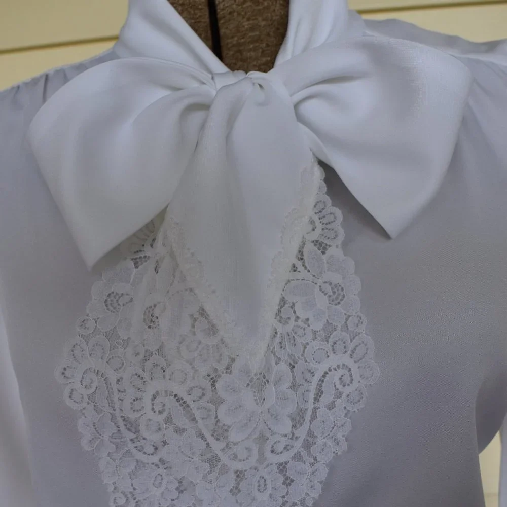 Rhonda Lee White Vintage Blouse (14) - Picture 3 of 6